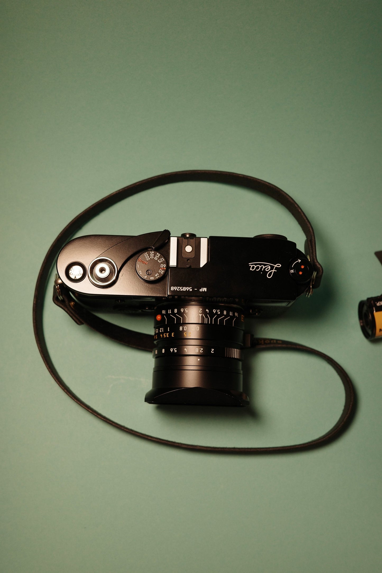 Camera strap skinny - black riveted