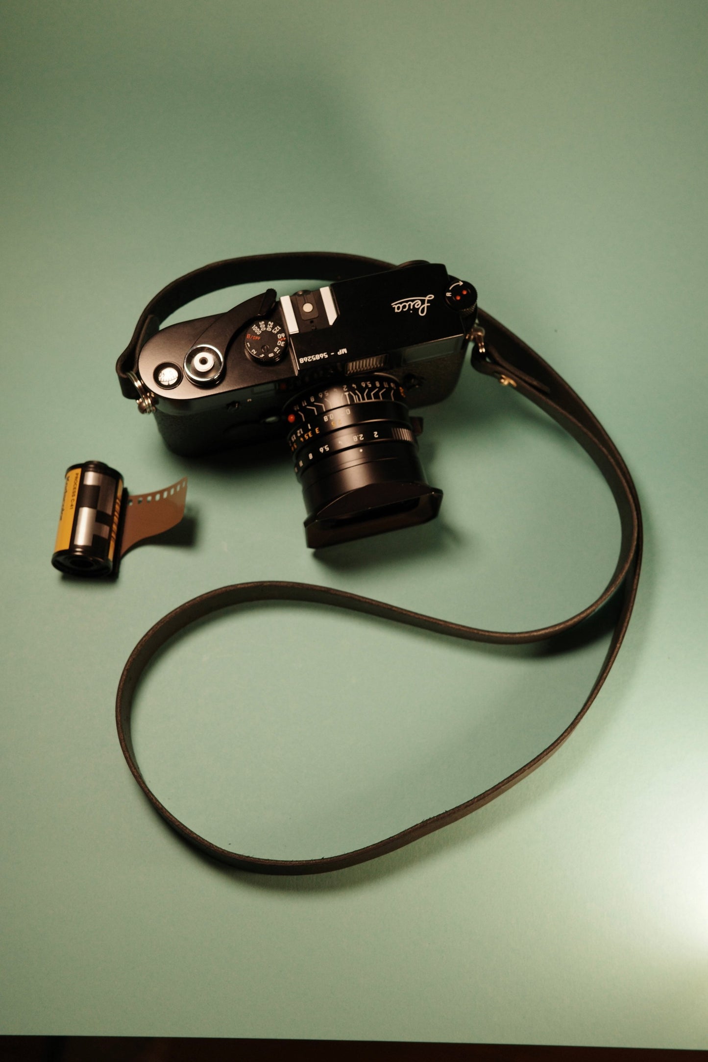 Camera strap wide - black rivited