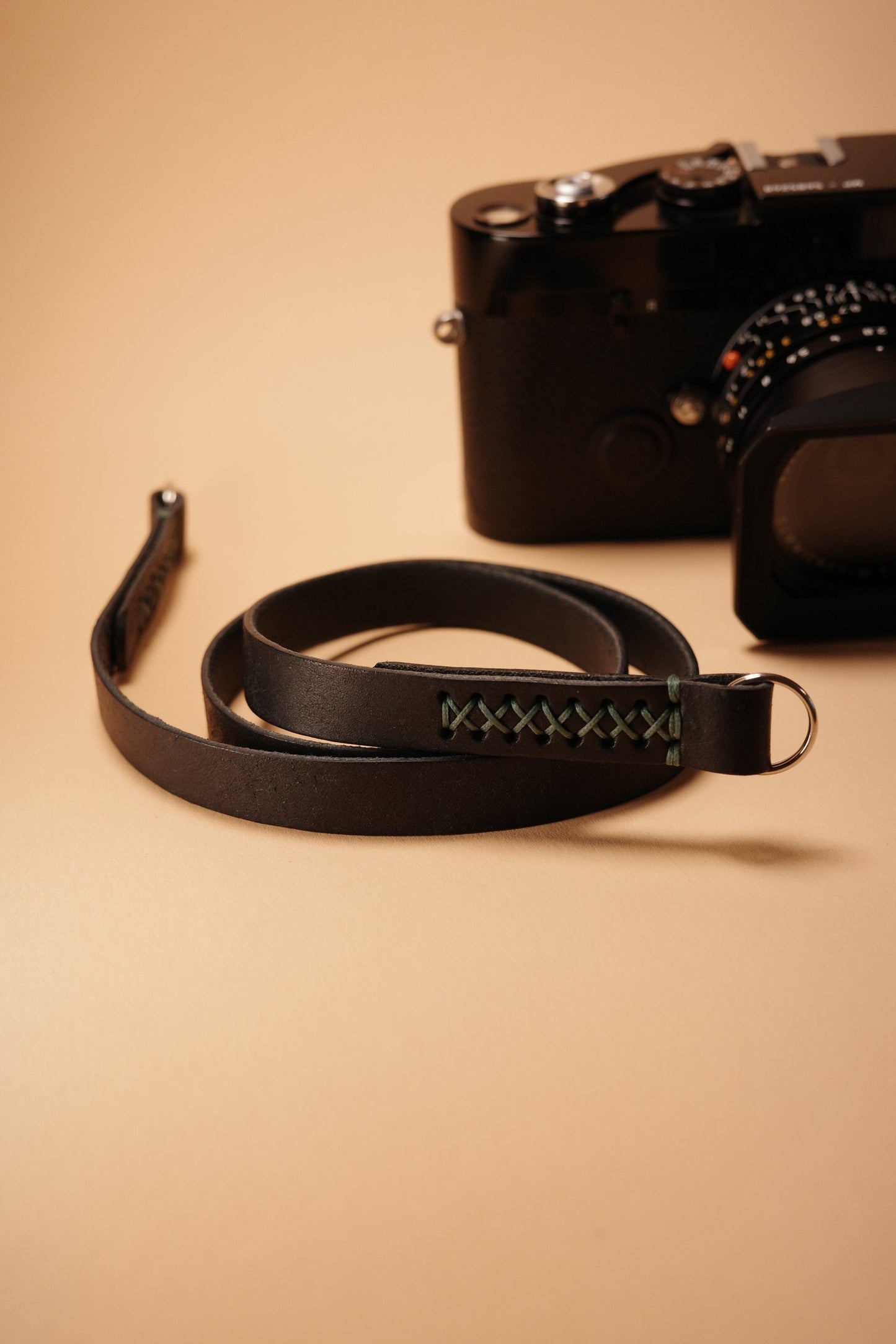 Camera strap skinny - black stitched