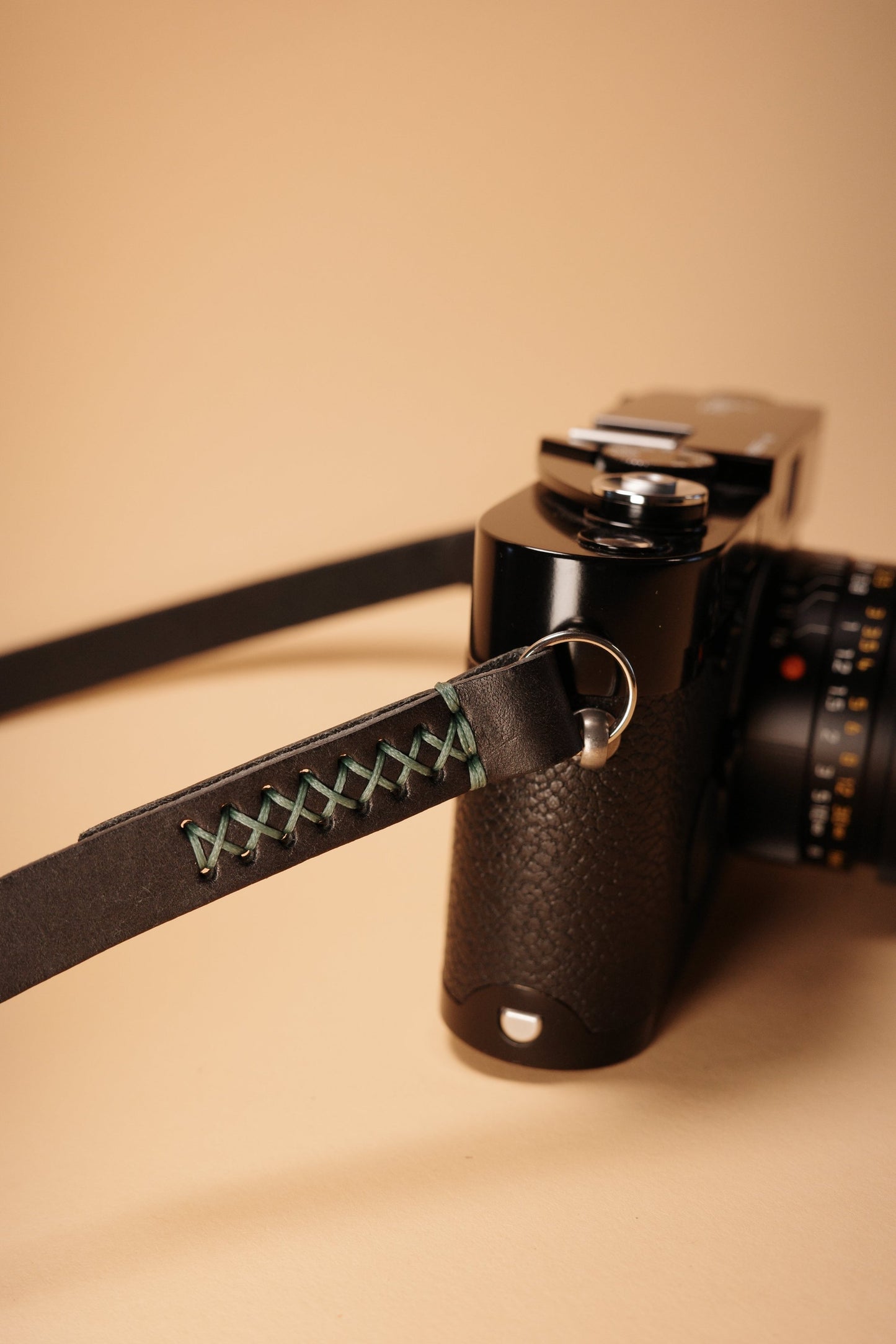 Camera strap skinny - black stitched